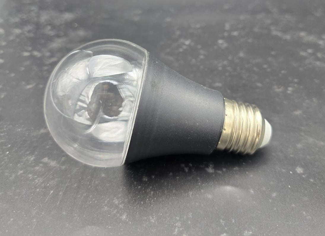 Compact UV LED light bulb