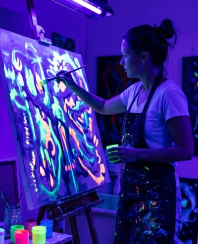 How to Use UV Reactive Pigment for painting