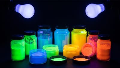 UV Lights for Glow and UV Pigments UV Lights for Glow and UV Pigments