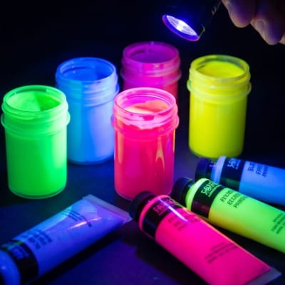 How to Use UV Reactive Pigment Bright Under Blacklight UV Products